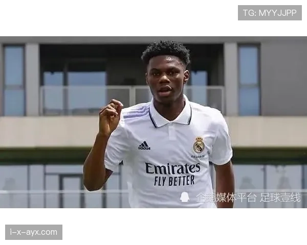 楚阿梅尼近期表现稳健，逐渐成为球队中场指挥，比赛风格实现华丽转变